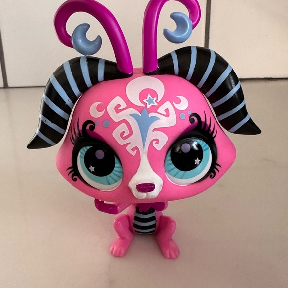 Littlest Pet Shop Moonlite Fairy Figures with Wings | LPS Collectibles - Picture 7 of 15